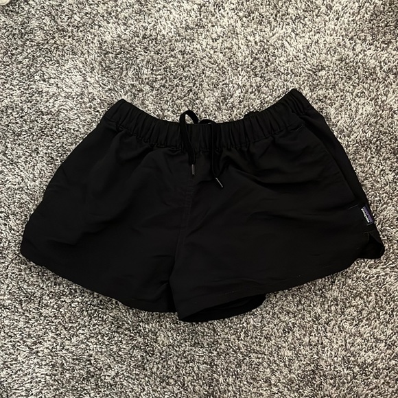 Patagonia Pants - Patagonia Women’s Barely Baggies 2.5”